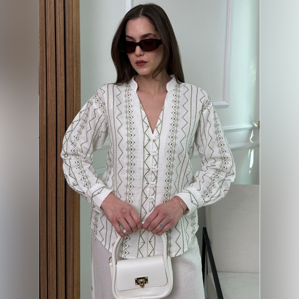 Zara White Blouse with Green Stitching Pattern- Size M